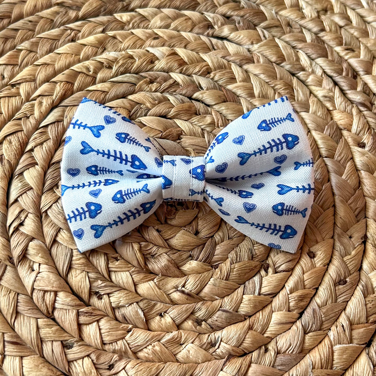 Fish Bones Bow Tie (White)