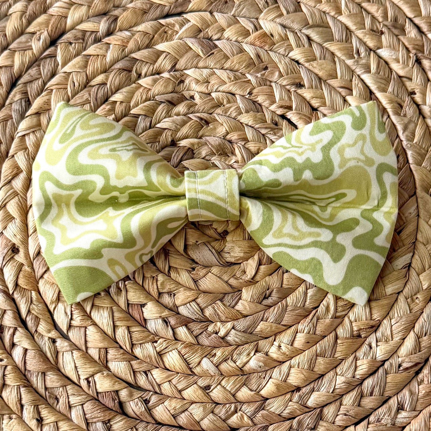 Groovy Green Bow Tie