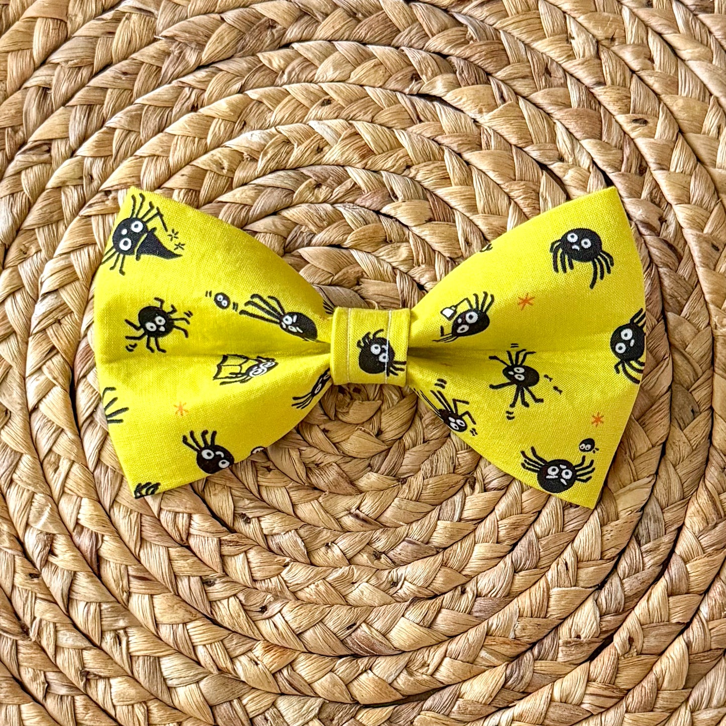 Itsy Bitsy (Green) Bow Tie