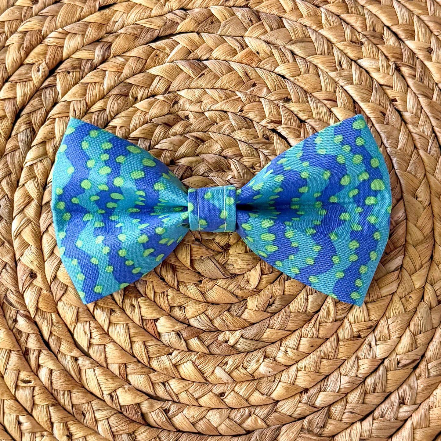 Poolside Bow Tie (Blue)