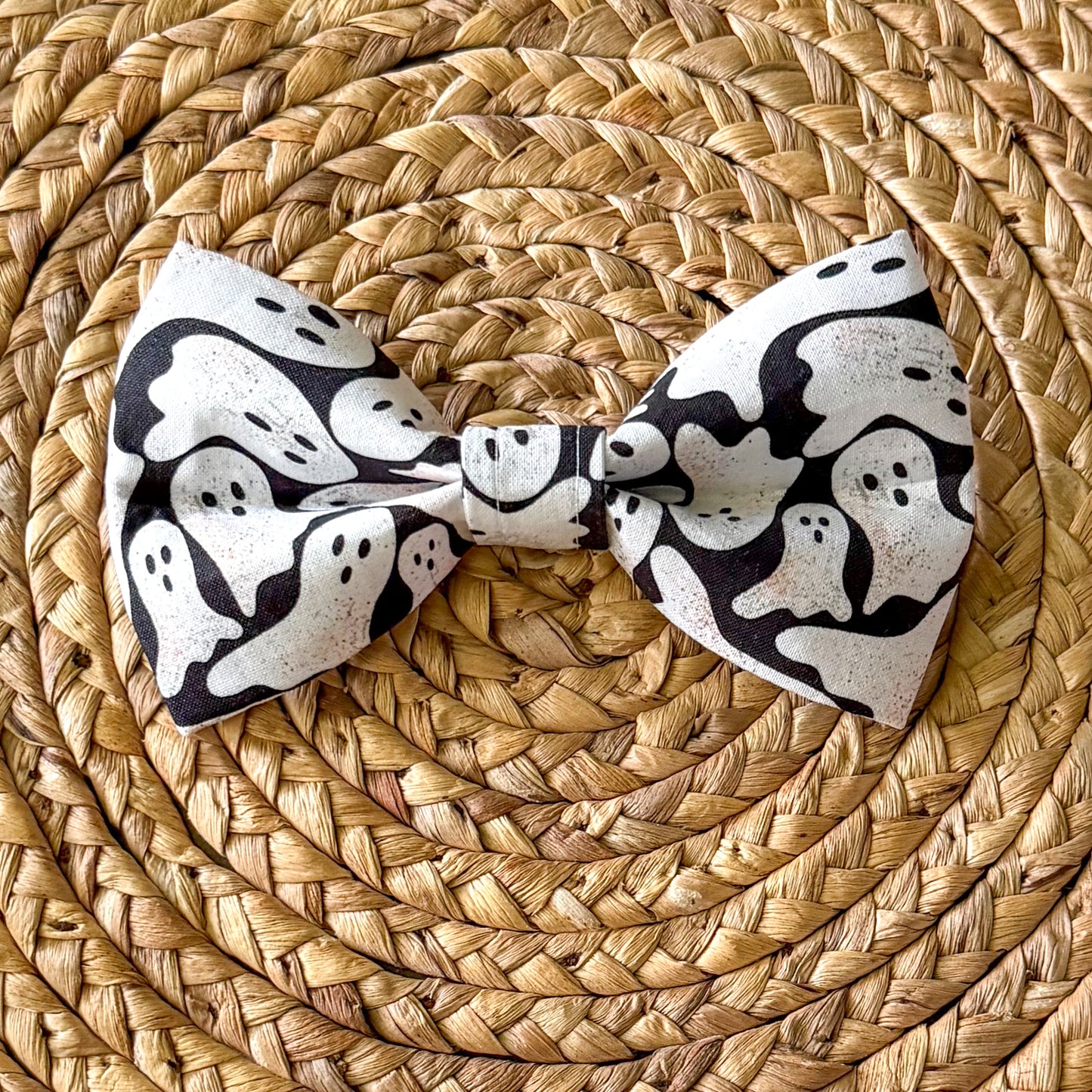 Ghostly Greetings Bow Tie