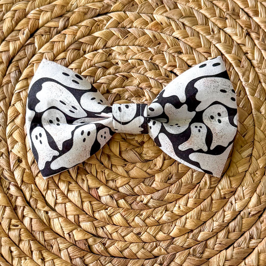Ghostly Greetings Bow Tie